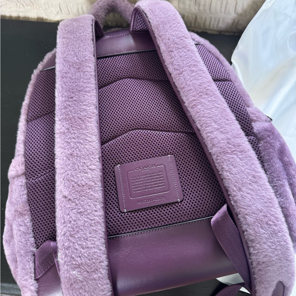 Coach Charter Backpack In Signature Shearling - Picture 2 of 5